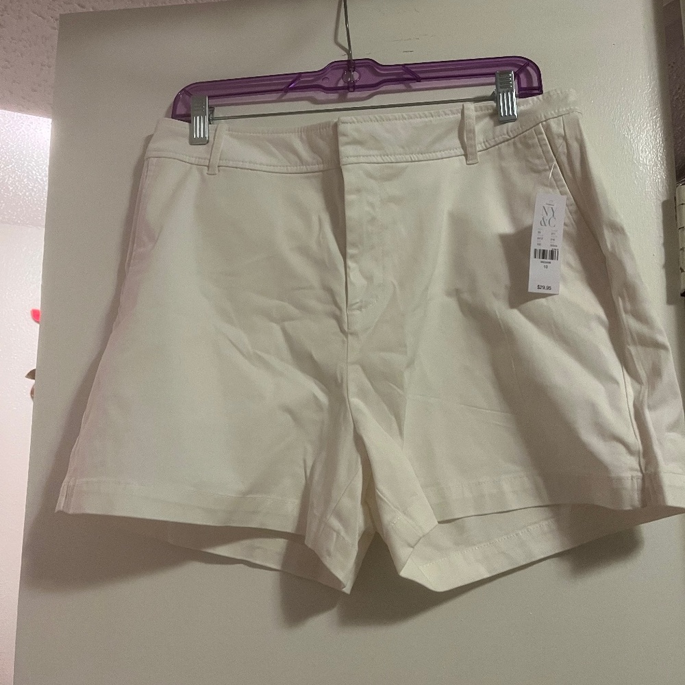 NY&C New York & Company White Dress Shorts Brand New